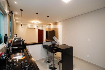 Sala / Cozinha de casa à venda com 2 quartos, 90m² em Jardim Guanca, São Paulo