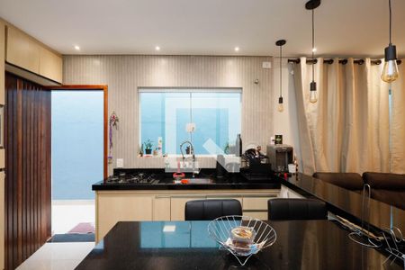Sala / Cozinha de casa à venda com 2 quartos, 90m² em Jardim Guanca, São Paulo