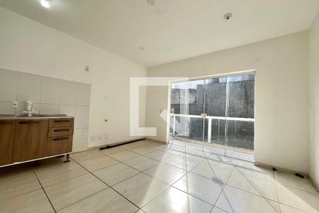 Sala/Quarto de kitnet/studio para alugar com 1 quarto, 27m² em Vila Mira, São Paulo