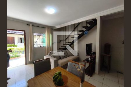 Sala de casa de condomínio para alugar com 2 quartos, 100m² em Céu Azul, Belo Horizonte