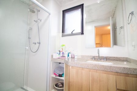 Banheiro da Suíte 1 de apartamento para alugar com 2 quartos, 77m² em Itaim Bibi, São Paulo