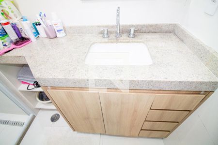Banheiro da Suíte 1 de apartamento para alugar com 2 quartos, 77m² em Itaim Bibi, São Paulo