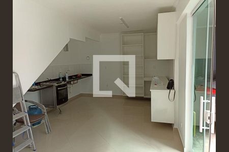 Casa à venda com 2 quartos, 63m² em Vila Cecilia Maria, Santo André