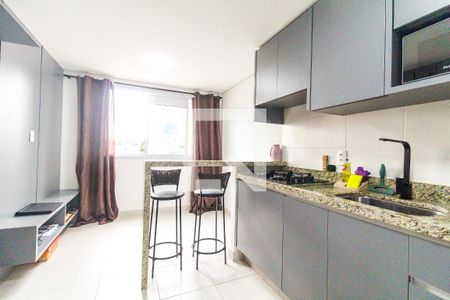 Sala/Cozinha de apartamento para alugar com 2 quartos, 32m² em Fazenda Aricanduva, São Paulo