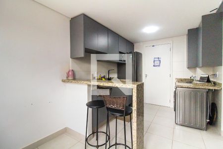Sala/Cozinha de apartamento para alugar com 2 quartos, 32m² em Fazenda Aricanduva, São Paulo
