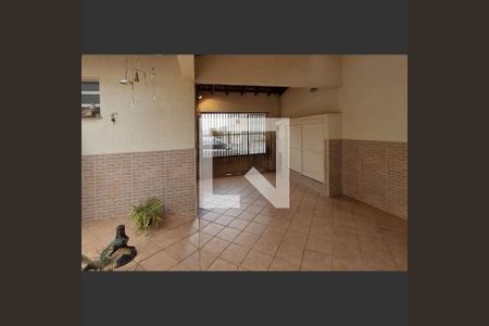 Casa à venda com 3 quartos, 250m² em Jardim Las Vegas, Santo André