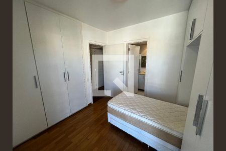 Quarto de apartamento para alugar com 4 quartos, 139m² em Vila Sonia, São Paulo
