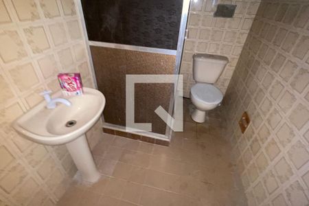 Banheiro de casa para alugar com 2 quartos, 70m² em Parque Guararapes, Duque de Caxias
