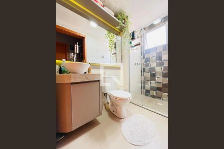 Banheiro de apartamento à venda com 2 quartos, 49m² em São Jorge, Novo Hamburgo