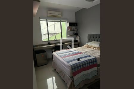 Quarto de casa à venda com 3 quartos, 120m² em Irajá, Rio de Janeiro