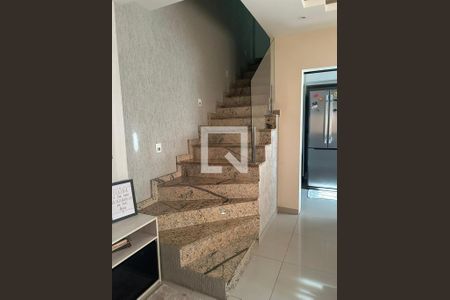 Escada de casa à venda com 3 quartos, 120m² em Irajá, Rio de Janeiro