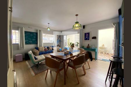 Sala de casa à venda com 4 quartos, 240m² em Vila Gomes, São Paulo