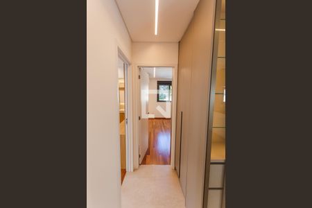 Corredor de apartamento para alugar com 2 quartos, 72m² em Serra, Belo Horizonte