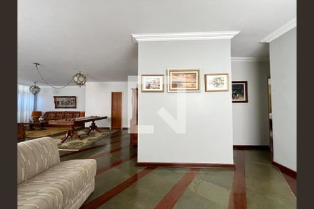Sala de apartamento para alugar com 3 quartos, 200m² em Cambuí, Campinas