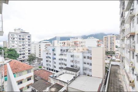 Sala de apartamento à venda com 1 quarto, 51m² em Grajaú, Rio de Janeiro