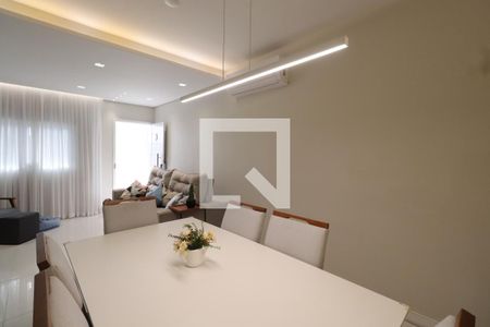 Sala de casa à venda com 3 quartos, 100m² em Vila Carrão, São Paulo