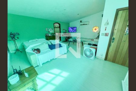 Casa à venda com 3 quartos, 273m² em Itaipu, Niterói