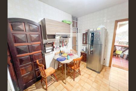 Casa à venda com 3 quartos, 273m² em Itaipu, Niterói