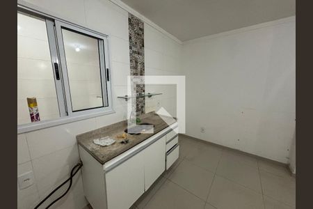 Cozinha de apartamento para alugar com 2 quartos, 50m² em Vila Nhocuné, São Paulo