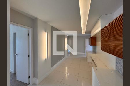 Hall Íntimo de apartamento à venda com 4 quartos, 260m² em Barra da Tijuca, Rio de Janeiro