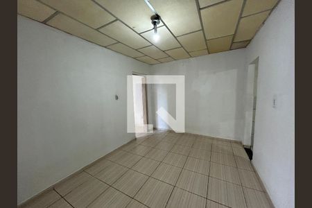 Sala de casa para alugar com 1 quarto, 60m² em Osvaldo Cruz, Rio de Janeiro