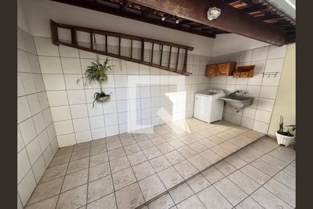 Casa à venda com 4 quartos, 209m² em Jardim Santa Mena, Guarulhos