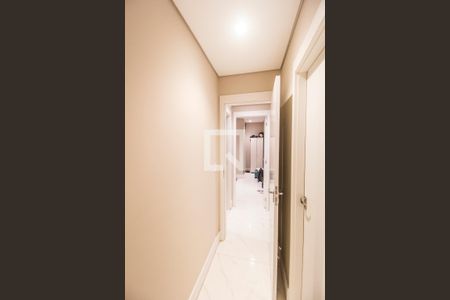 Corredor de apartamento à venda com 2 quartos, 70m² em Empresarial 18 do Forte, Barueri