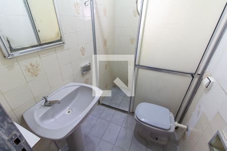 Banheiro de casa para alugar com 1 quarto, 40m² em Vila Paranagua, São Paulo