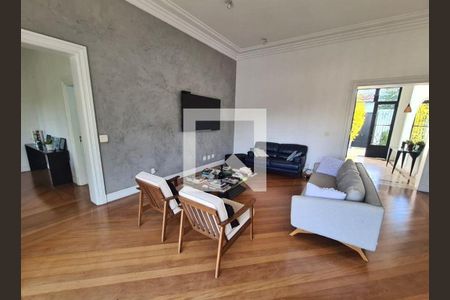 Casa à venda com 3 quartos, 440m² em Vila Madalena, São Paulo