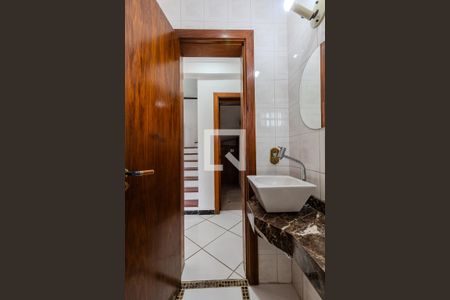 Lavabo de casa à venda com 4 quartos, 260m² em Teresópolis, Porto Alegre