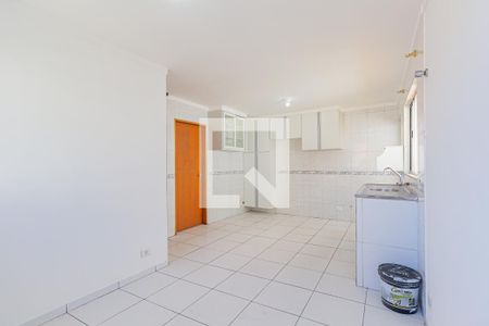 Sala/Cozinha de casa para alugar com 2 quartos, 53m² em Vila Fazzeoni, São Paulo