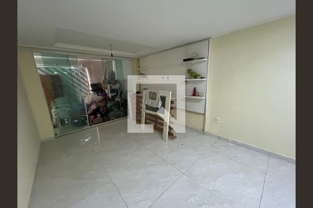 Casa para alugar com 4 quartos, 140m² em Anchieta, Nilópolis