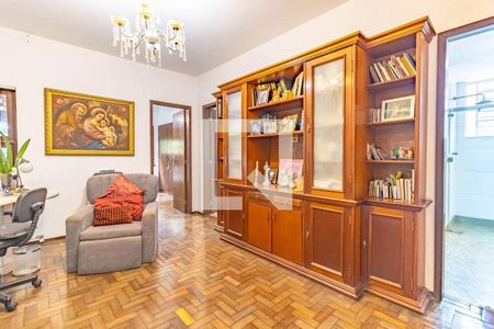Casa à venda com 4 quartos, 443m² em Serra, Belo Horizonte