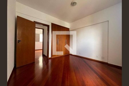 Apartamento à venda com 3 quartos, 108m² em Funcionários, Belo Horizonte