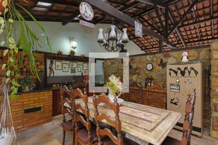 Casa à venda com 4 quartos, 350m² em Barroca, Belo Horizonte