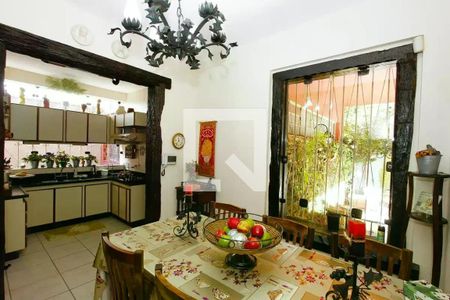 Casa à venda com 4 quartos, 350m² em Barroca, Belo Horizonte