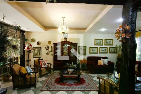 Casa à venda com 4 quartos, 350m² em Barroca, Belo Horizonte