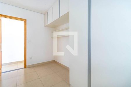 Casa à venda com 3 quartos, 500m² em Sagrada Família, Belo Horizonte