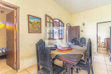 Casa à venda com 4 quartos, 330m² em Lagoinha, Belo Horizonte