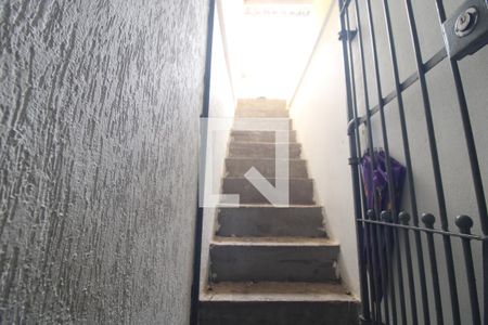 Escada para casa 2 de casa à venda com 1 quarto, 32m² em Jardim Belcito, São Paulo