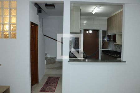 Casa de Condomínio para alugar com 2 quartos, 90m² em Caiapia, Cotia