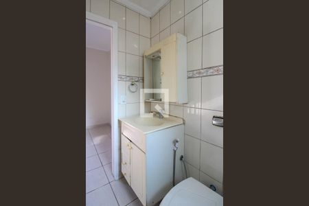 Banheiro Suíte 1 de casa para alugar com 5 quartos, 200m² em Chácara Agrindus, Taboão da Serra