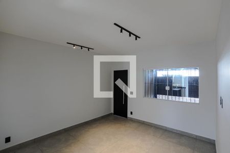 Sala de casa para alugar com 2 quartos, 130m² em Vila São Sebastião, Mogi das Cruzes