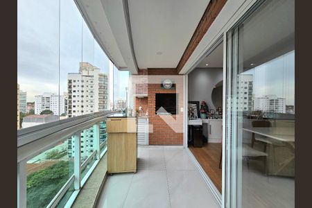 Varanda  de apartamento para alugar com 2 quartos, 105m² em Indianópolis, São Paulo