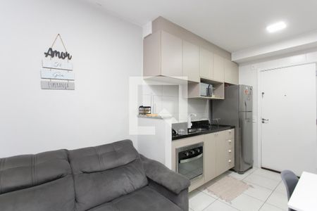 Sala / Cozinha  de apartamento à venda com 2 quartos, 32m² em Vila Carmosina, São Paulo
