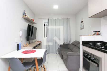 Sala / Cozinha  de apartamento à venda com 2 quartos, 32m² em Vila Carmosina, São Paulo