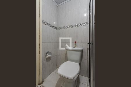 Banheiro de apartamento à venda com 1 quarto, 40m² em Petrópolis, Porto Alegre