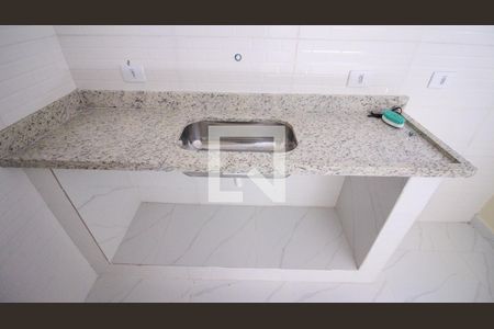 Casa para alugar com 2 quartos, 80m² em Vila Margarida, São Paulo