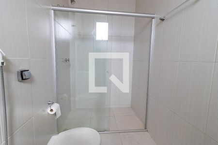 Banheiro da Suíte 1 de casa de condomínio para alugar com 4 quartos, 325m² em Chácara Santa Margarida, Campinas