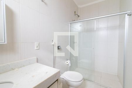 Banheiro da Suíte 1 de casa de condomínio para alugar com 4 quartos, 325m² em Chácara Santa Margarida, Campinas